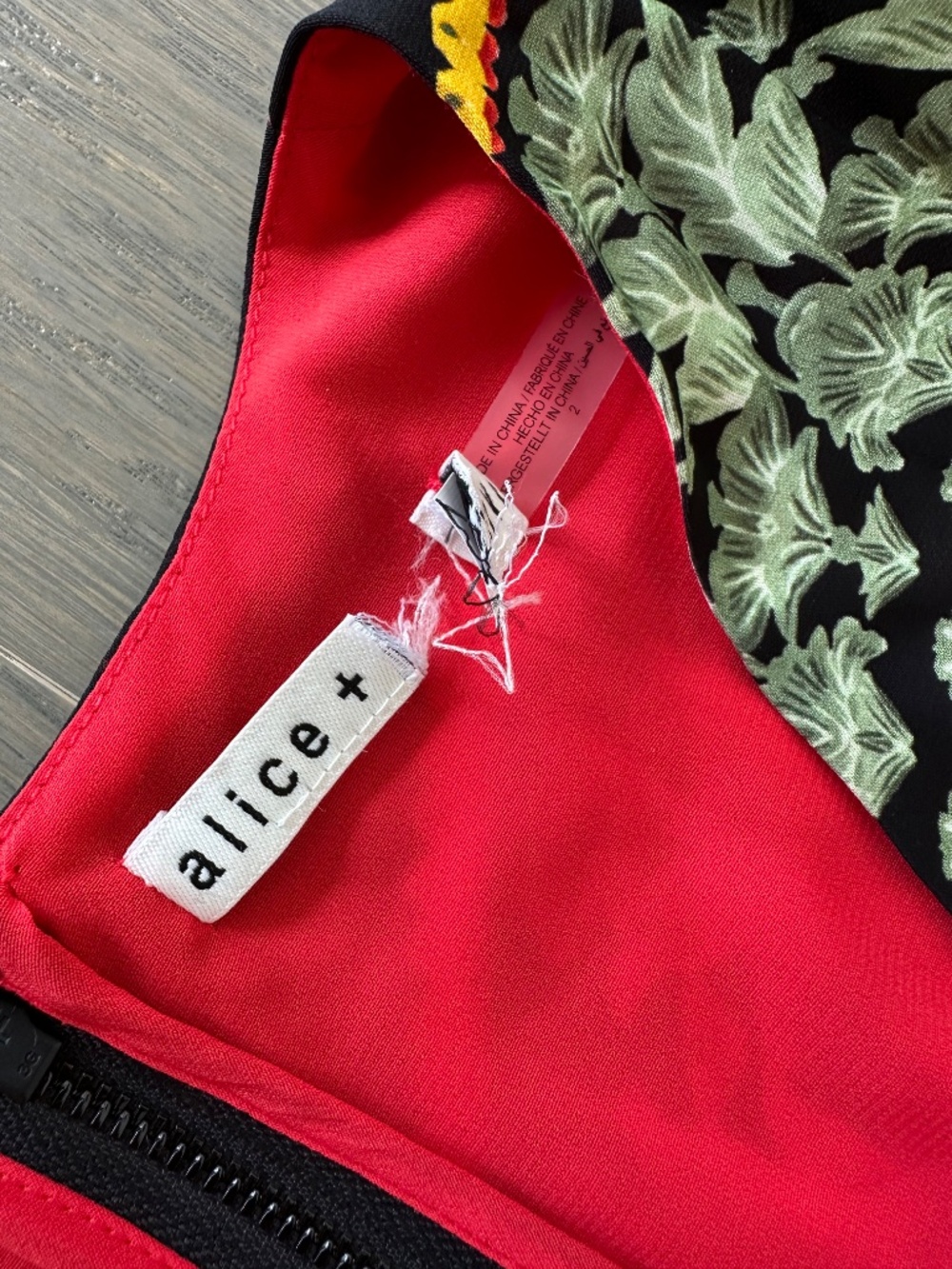 Alice + Olivia Bennet Pleated Maxi Dress Love Note Red Smocked Waist - Size 2 - Picture 6 of 10